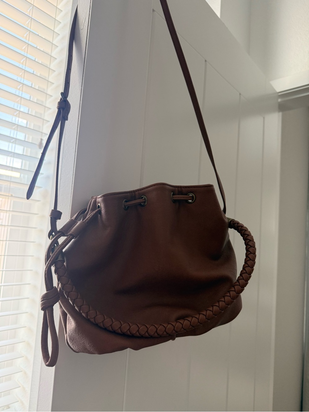 Bucket bag